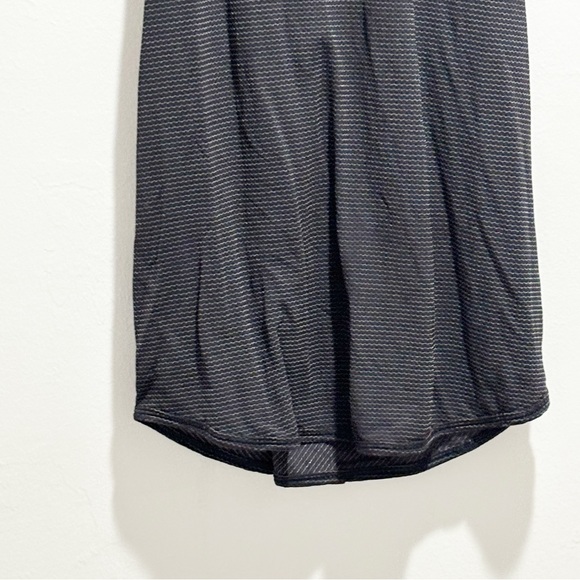 LULULEMON Women’s Black Gold Stripe 105 SINGLET Seriously Light Luon Size 4 - Picture 5 of 7